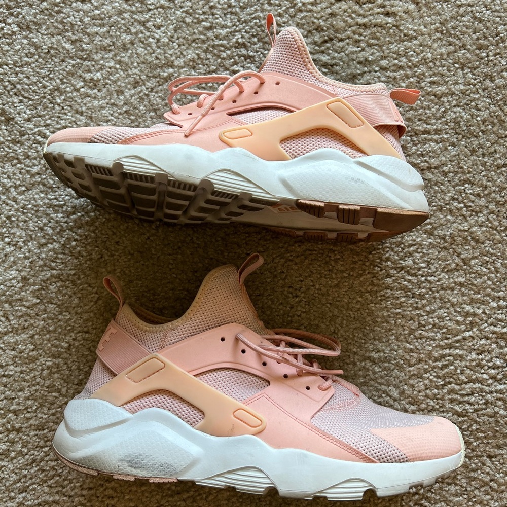 2017 Nike Air Huarache “Arctic Orange” colorway